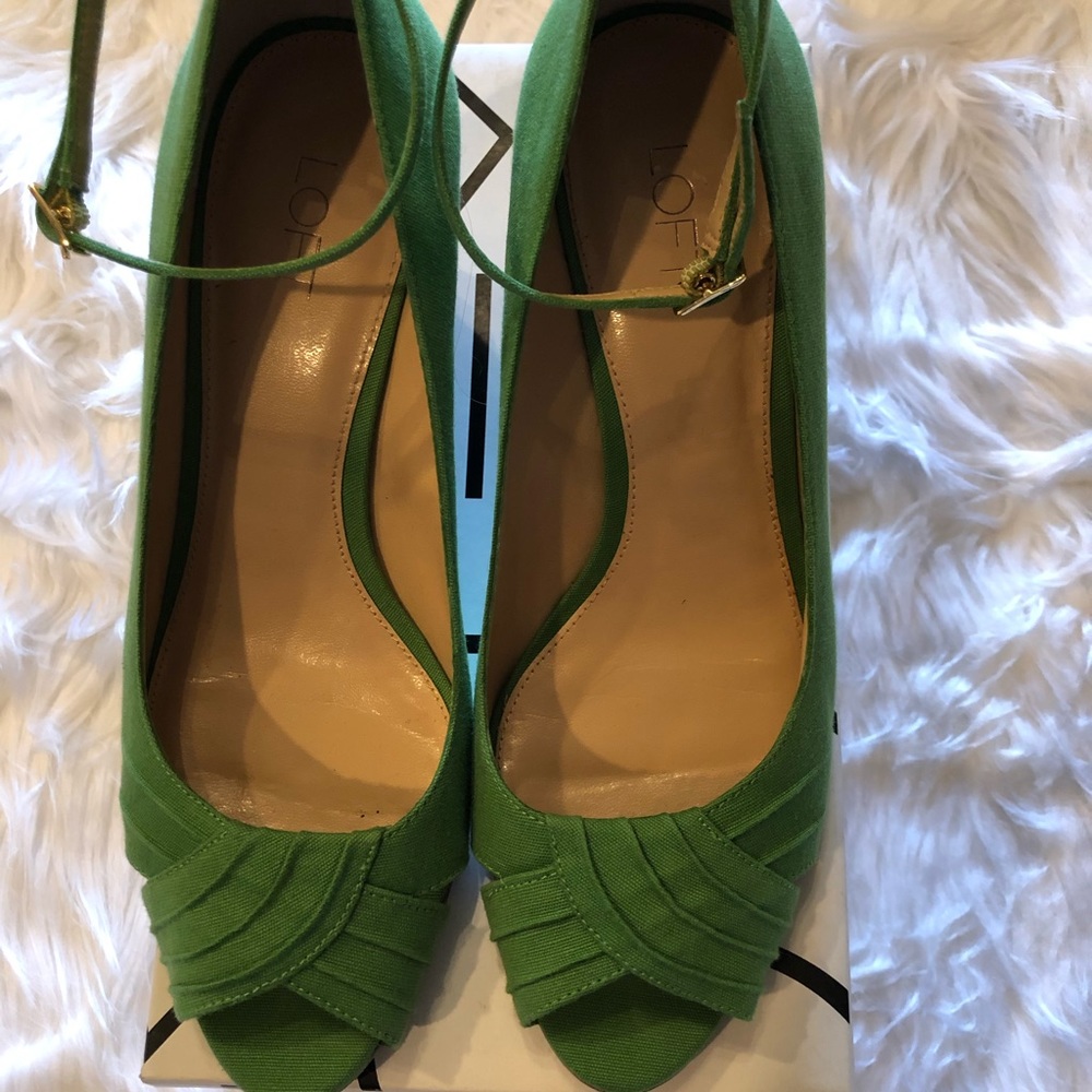 Ann Taylor LOFT forest green Espadrille Wedge